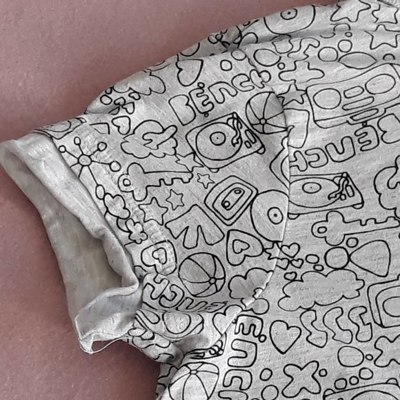 Bench Womens Short-Sleeved Hoodie with Black/White Cartoon Graphic Print, Sz. M - Picture 3 of 14